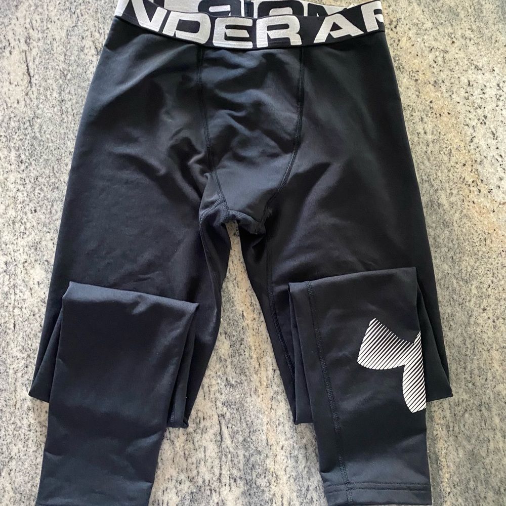 Boys youth Under Armour Black Compression Leggings